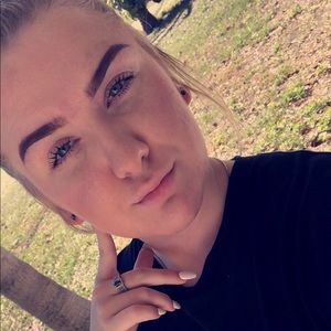 Meet your Posher, Chrissy